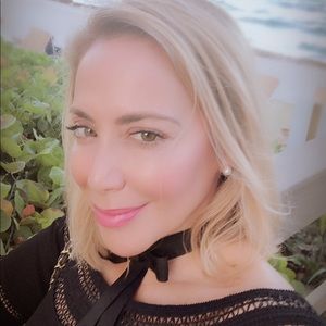 Meet your Posher, Carolina